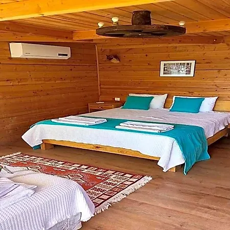 Kabak Misafir Evi فندق *